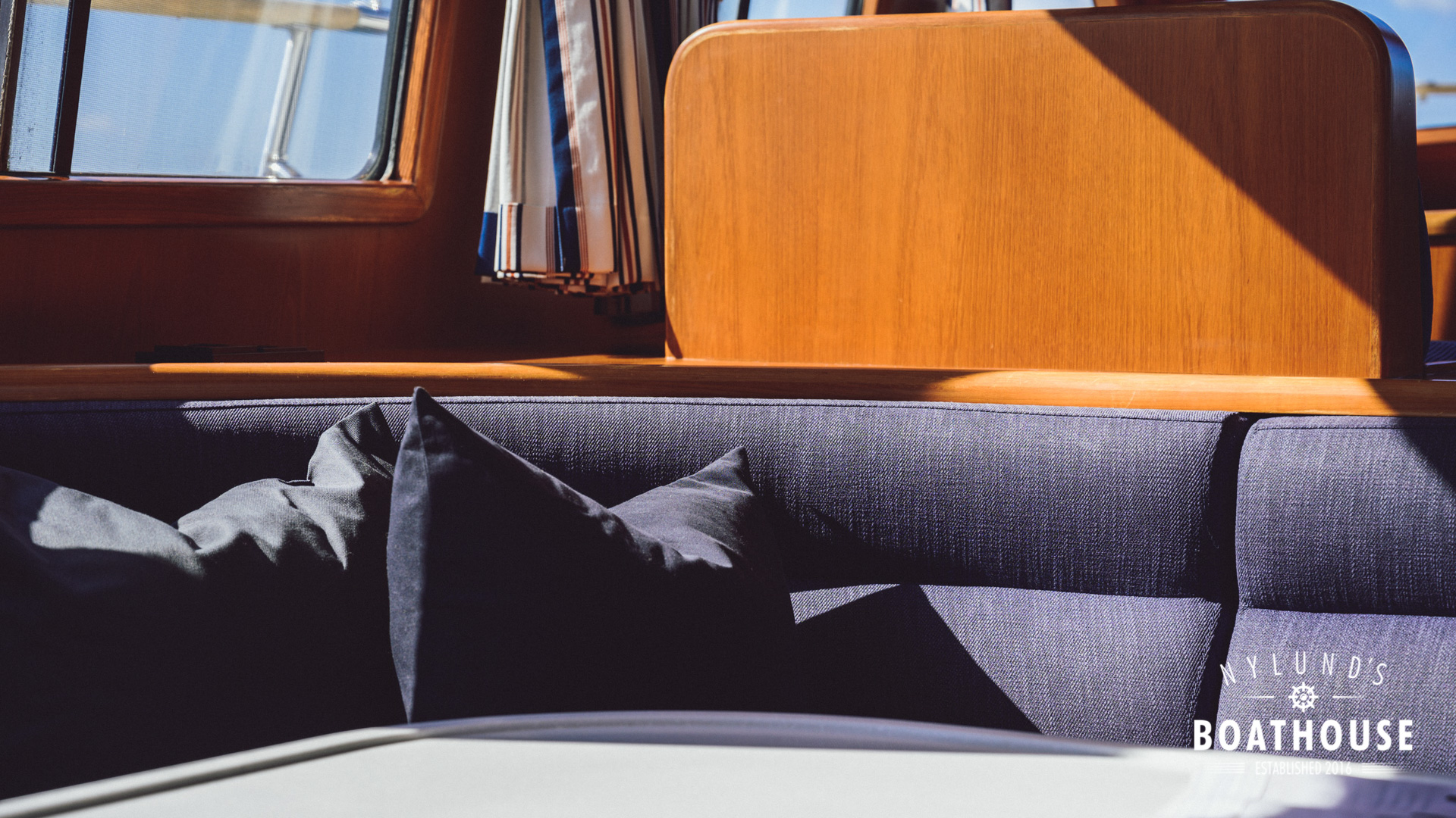 Trader 535 Signature - Image 48