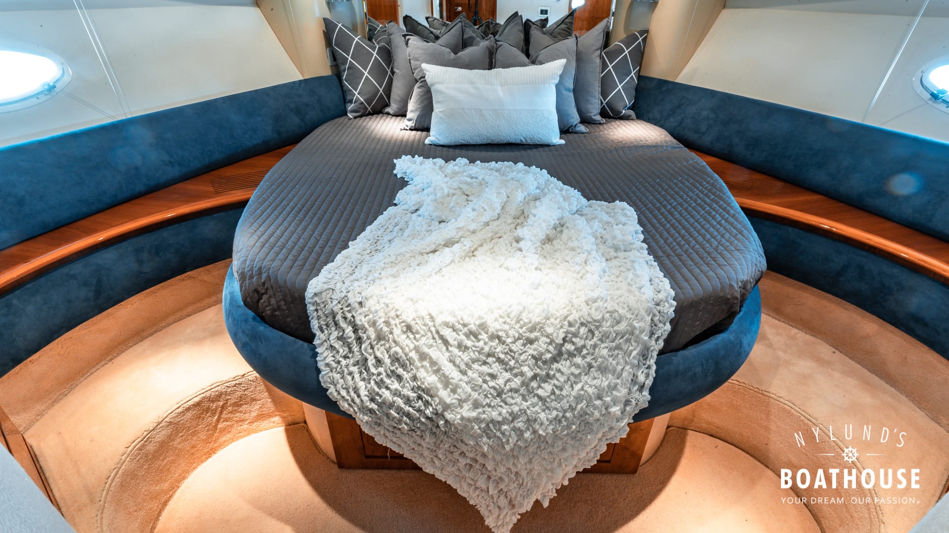 Azimut 42 Fly - Image 50