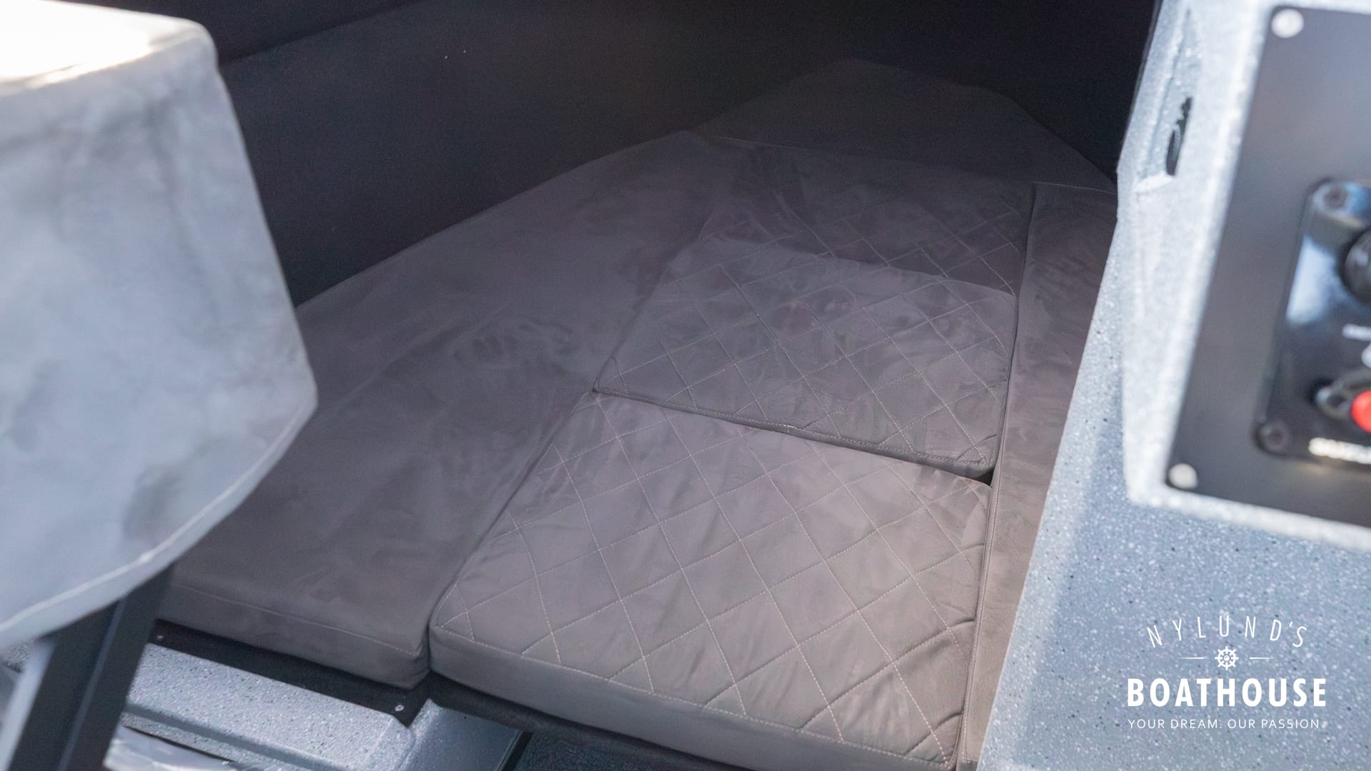 Vboats Voyager 700 Cabin - Image 14