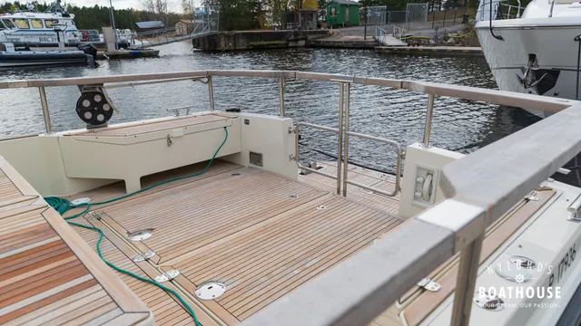 Targa 37+ Hi-Fly CFC — Exterior