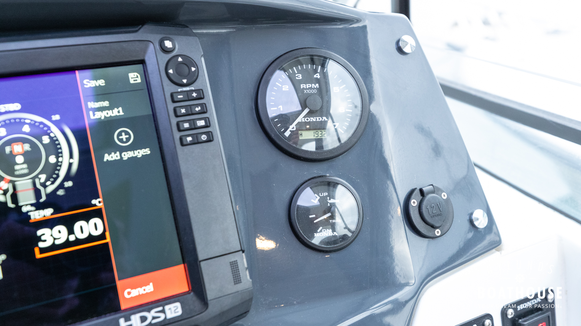 Beneteau Antares 8.80 OB - Image 36
