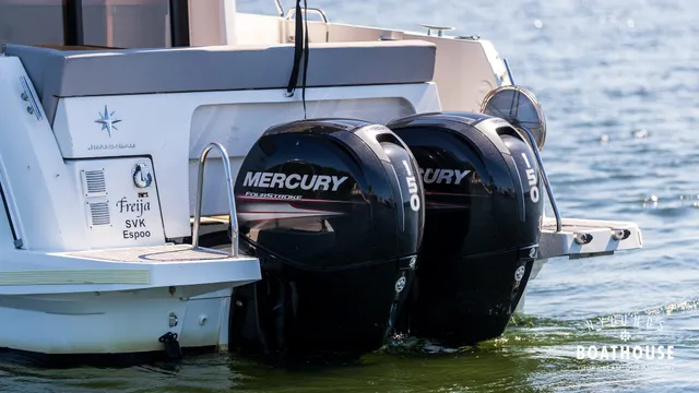 Jeanneau Merry Fisher 895 Cruiser — Cruising