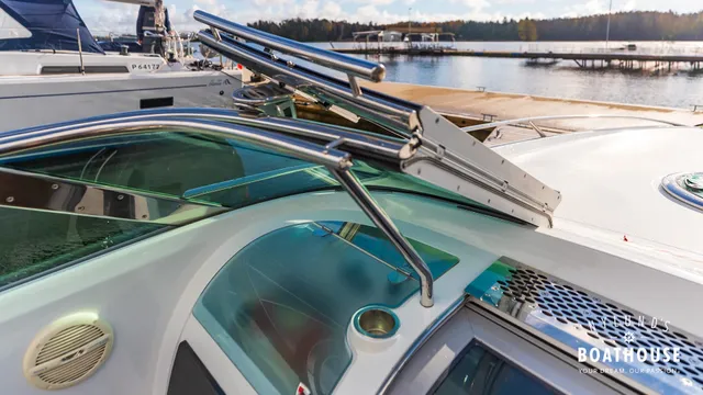 Hydrolift C-31 R Carbon — Exterior