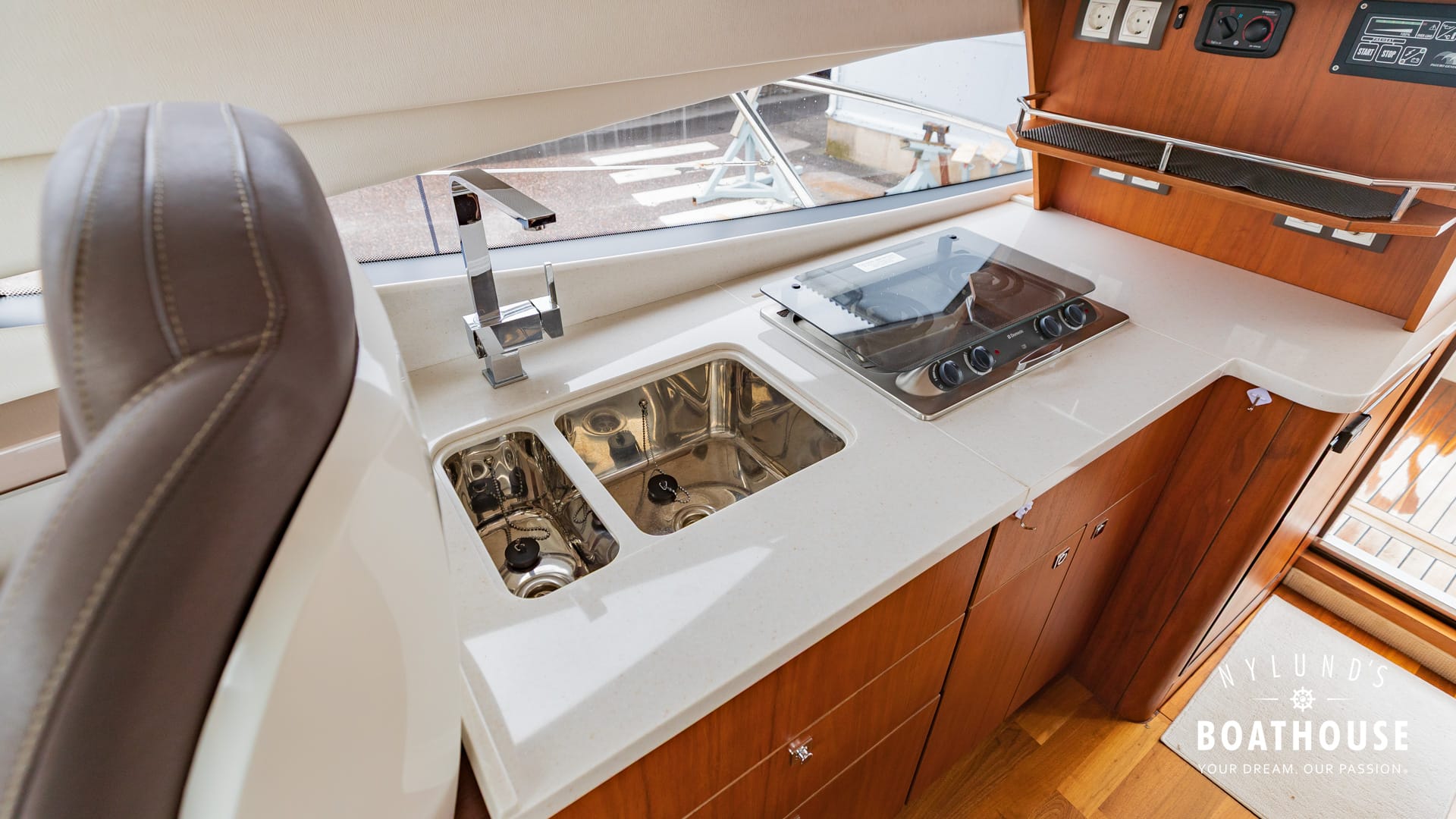 Galeon 340 Fly - Image 42