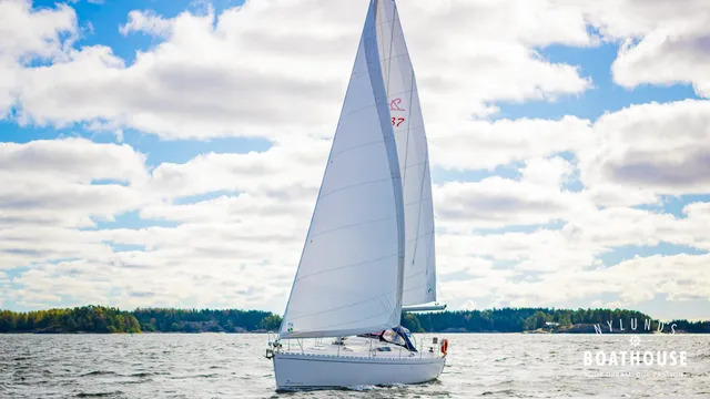 Delphia  D37