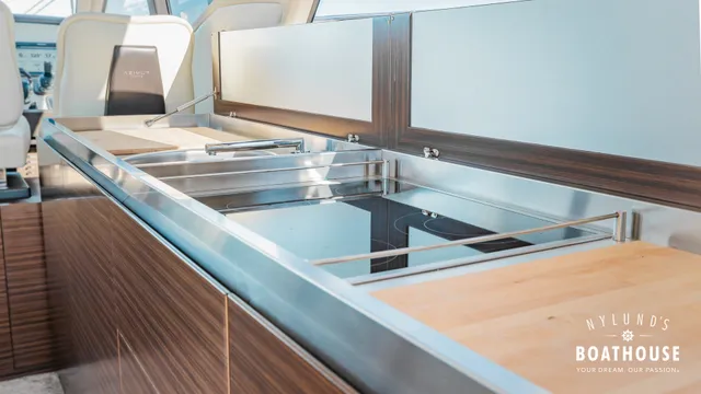 Azimut 55S
