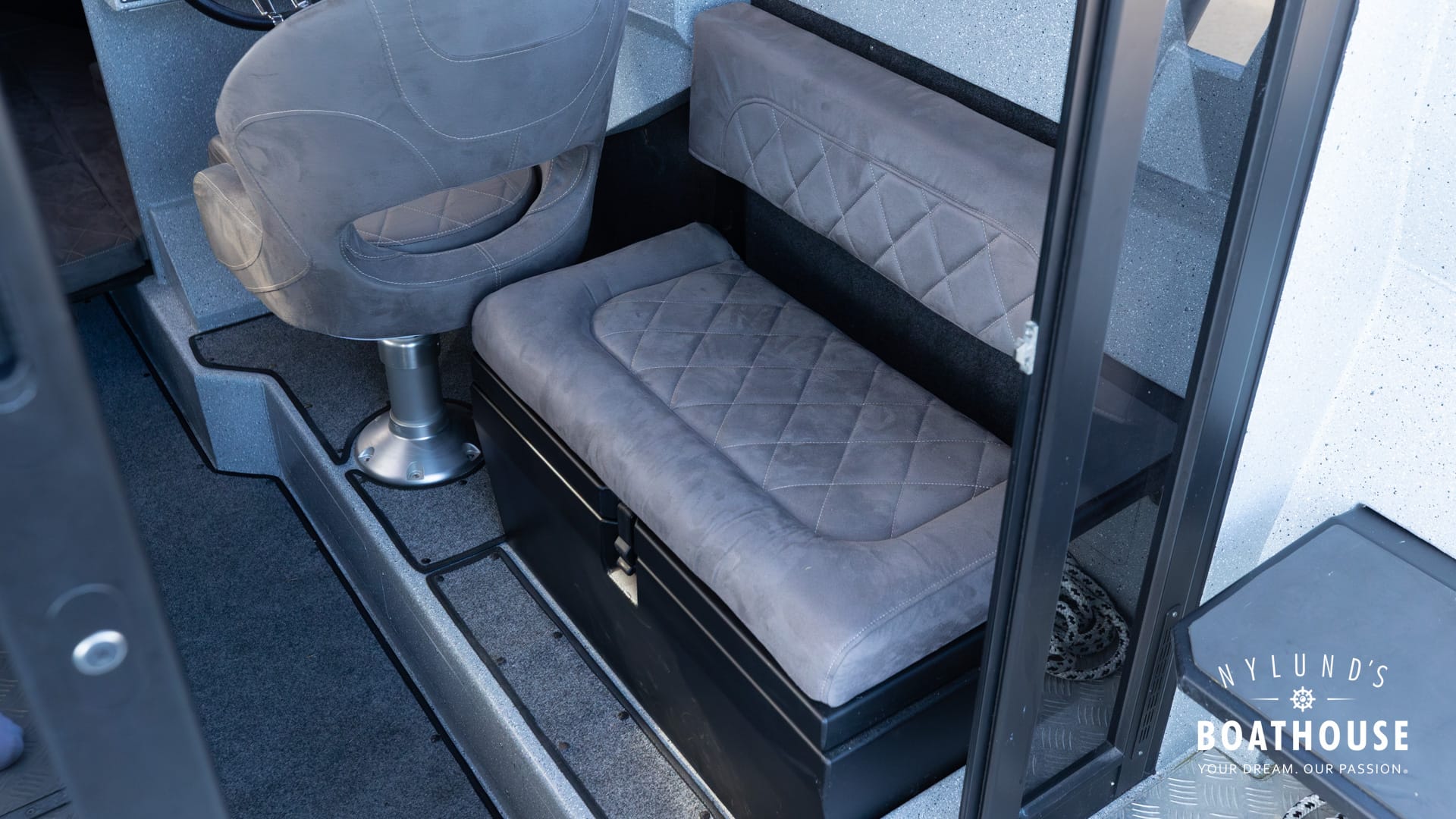 Vboats Voyager 700 Cabin - Image 23