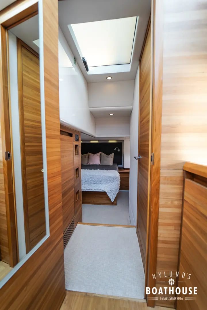Sealine F46 - Image 29