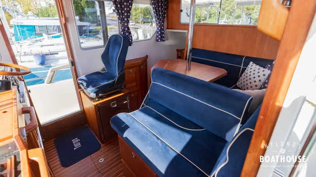 Targa 30.1 — Interior