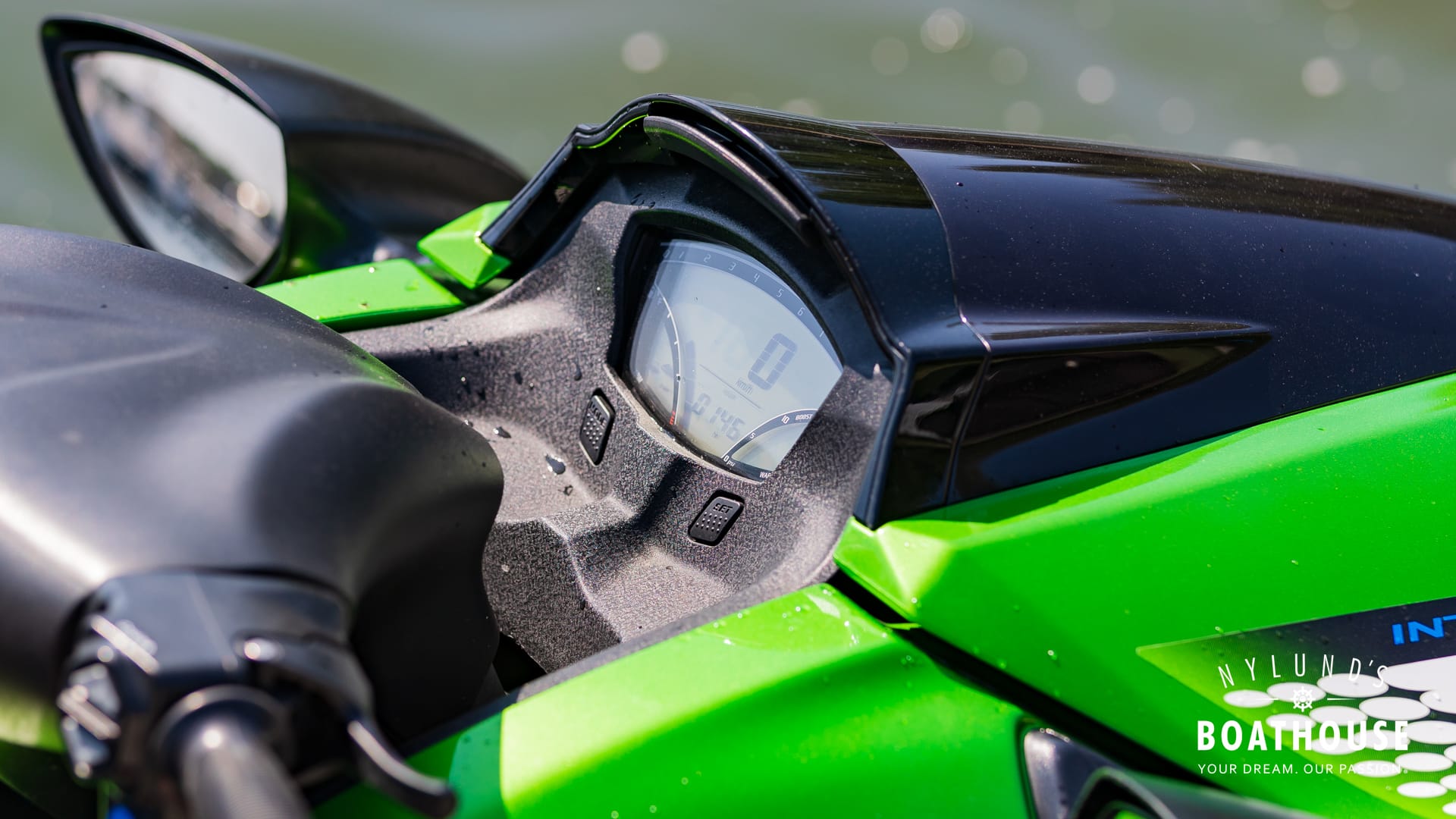 Kawasaki Ultra 300 X - Image 17
