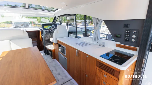 Grandezza 37 CA — Interior