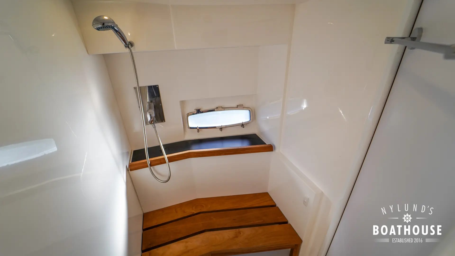 Sealine F46 - Image 27