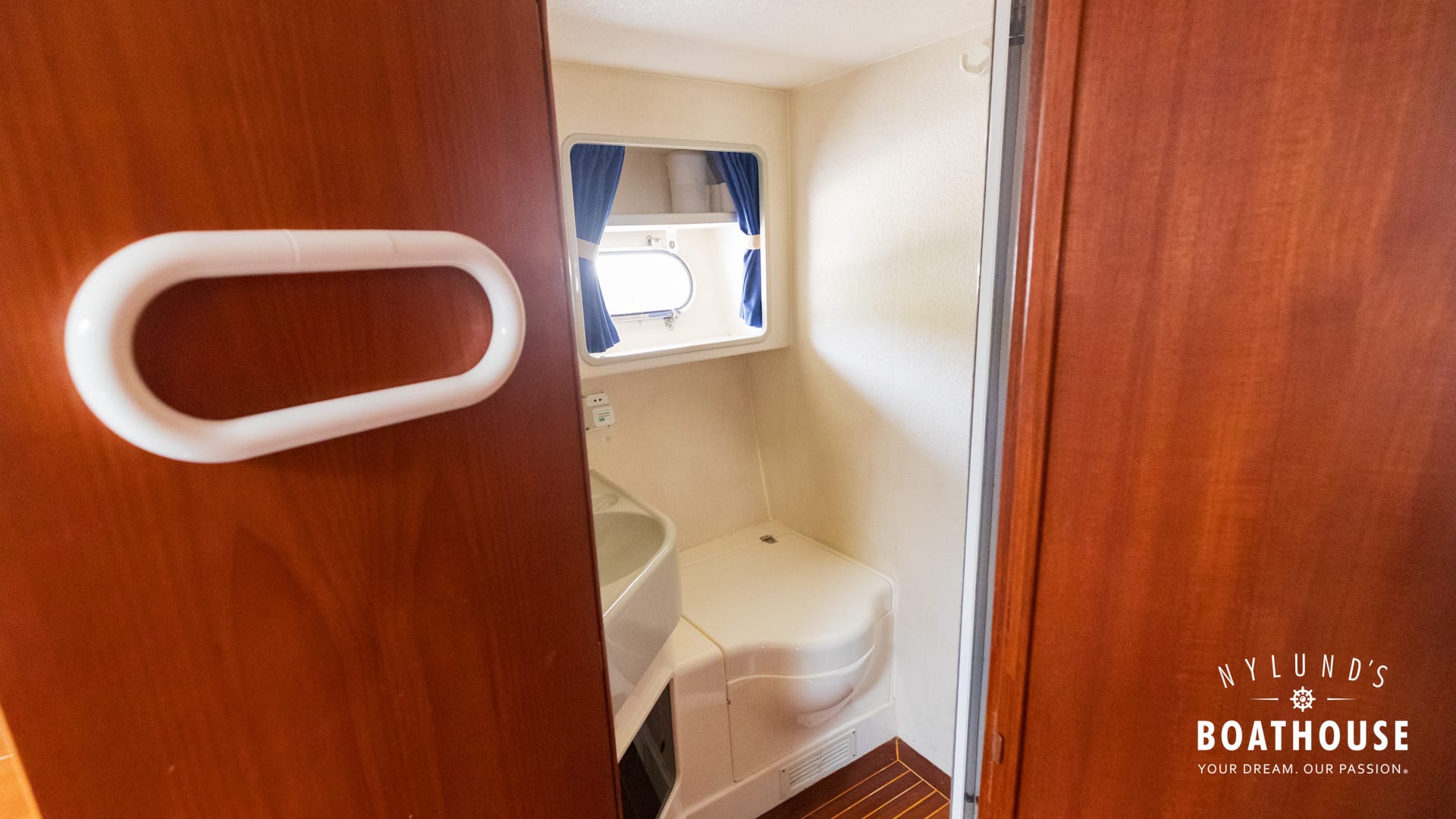 Fairline 50 MK II - Image 38