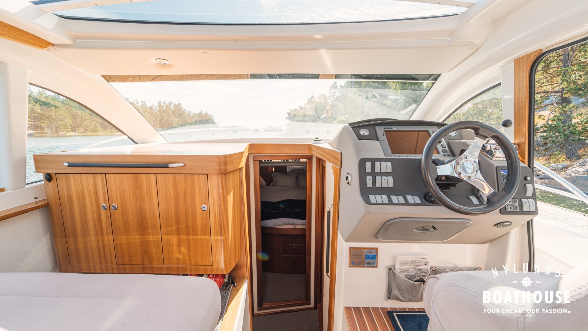 Nimbus 365 Coupe - Image 28