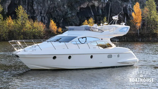 Azimut 43 Fly