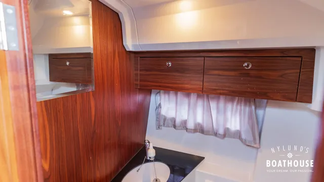 Finnmaster Pilot 8 — Interior