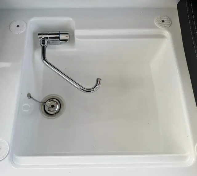 Beneteau Barracuda 8 — Interior