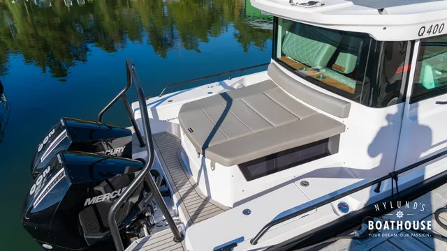 Axopar 28 Cabin — Merellä