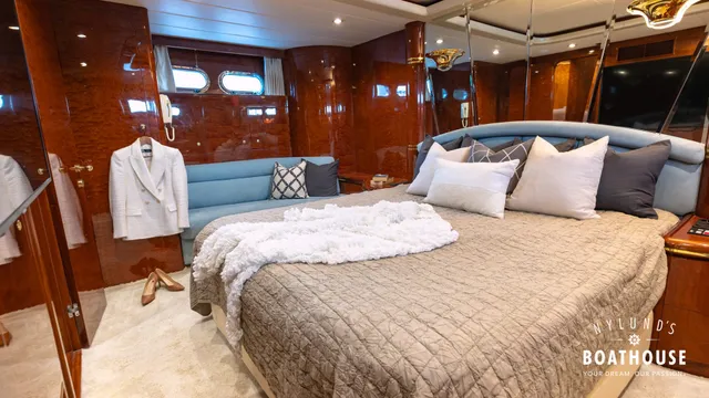 Elegance 68 — Interior