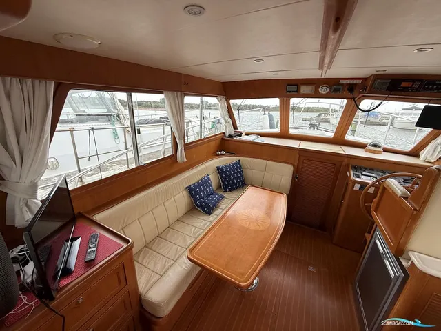 Halvorsen 32 Gourmet Cruiser