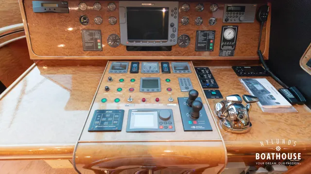 Elegance 68 — Interior