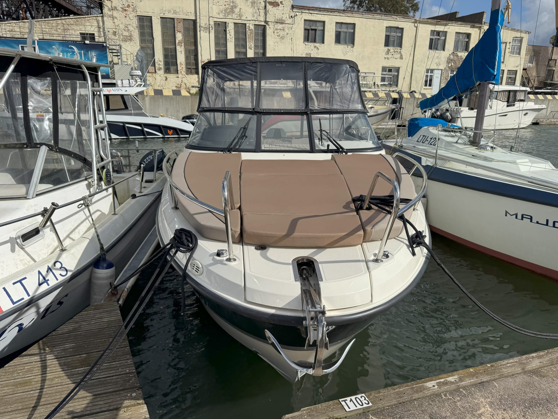 Quicksilver Activ 805 cruiser - Image 2