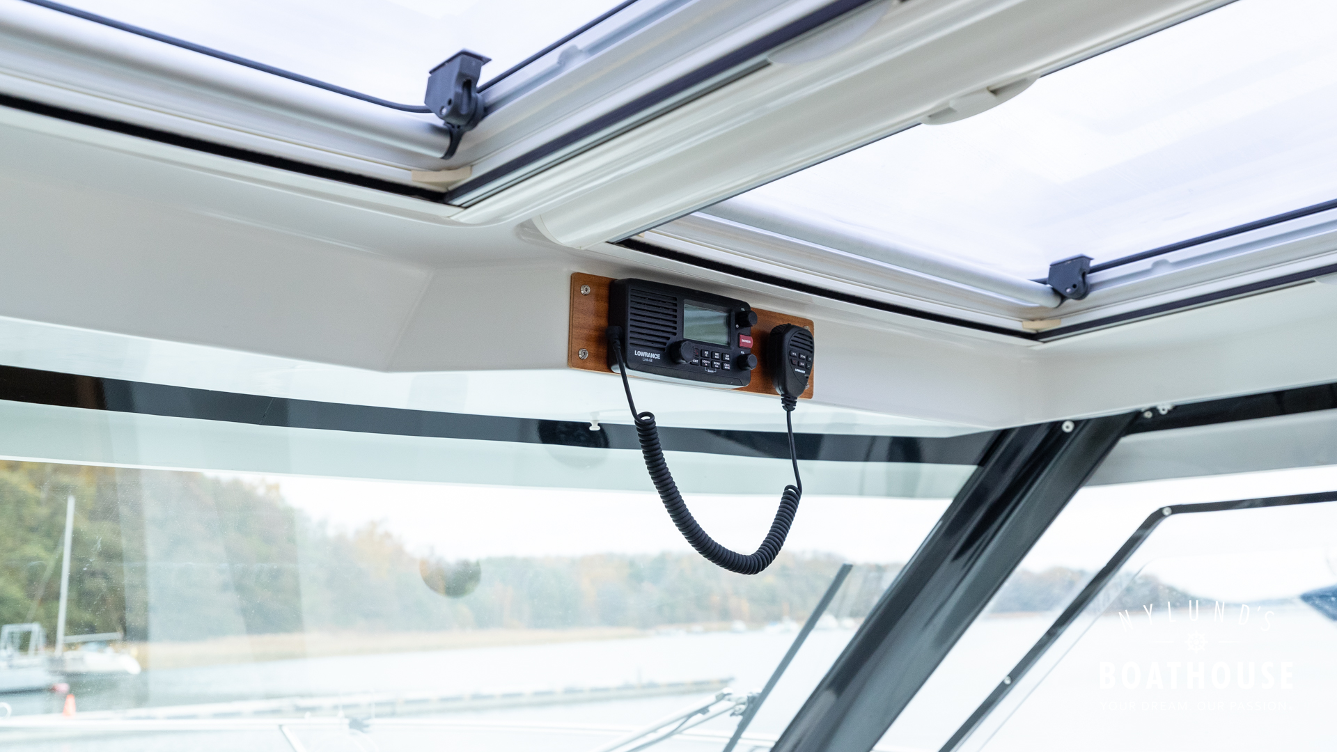 Beneteau Antares 8.80 OB - Image 46
