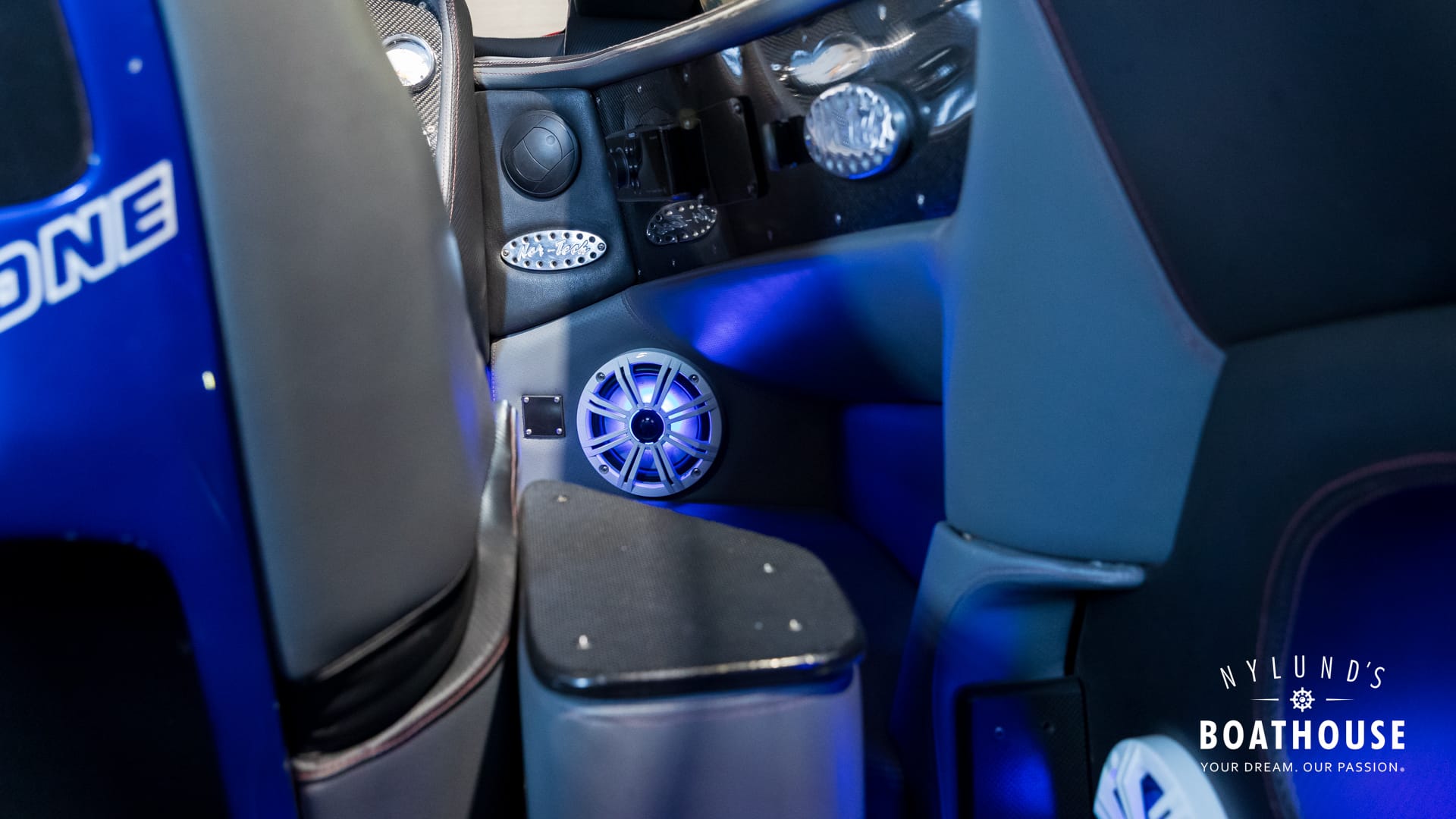 Nor-tech 4300 Supercat Roadster - Image 76