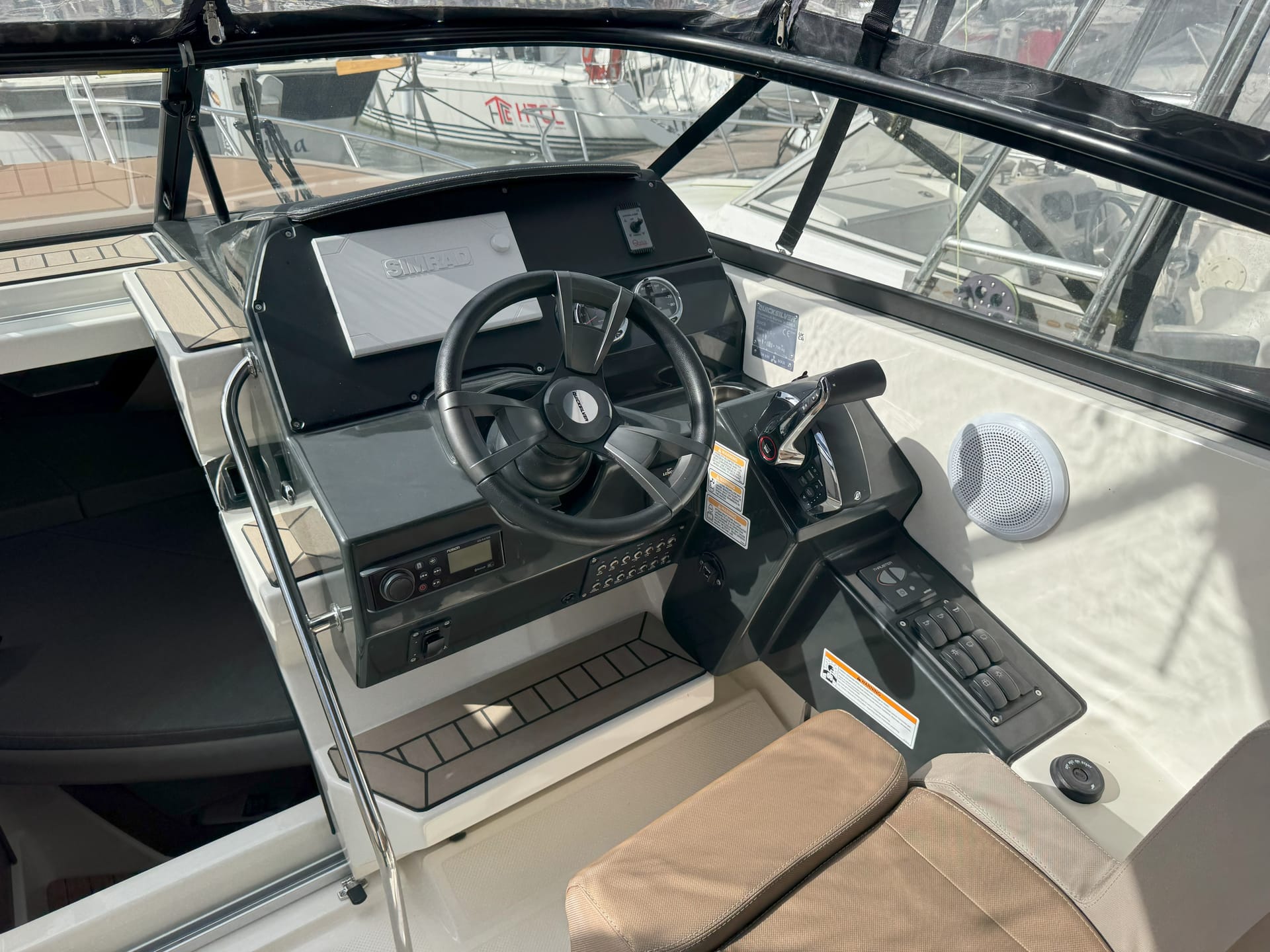 Quicksilver Activ 805 cruiser - Image 5