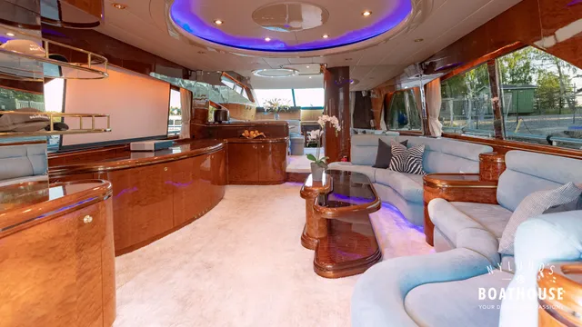 Elegance 68 — Interior
