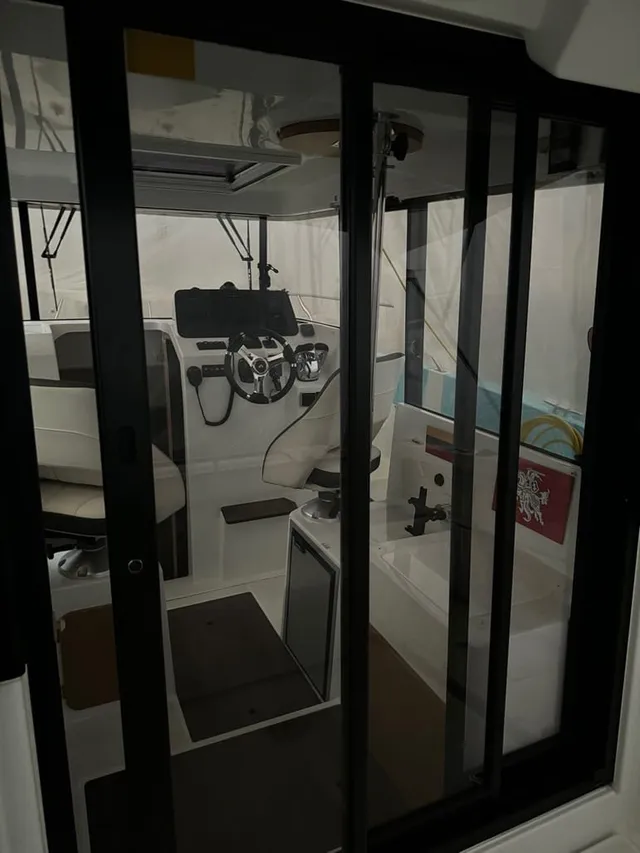 Beneteau Barracuda 8 — Interior