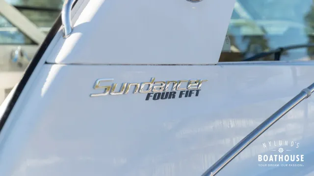 Sea Ray 450 Sundancer — Exterior