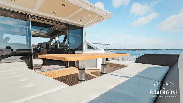 Azimut 55S