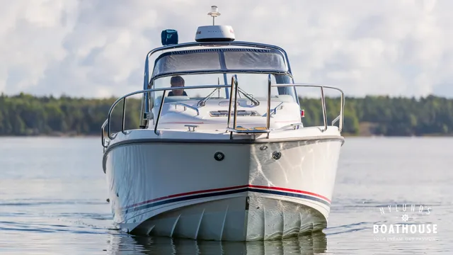 Nimbus 300R Nova — Cruising