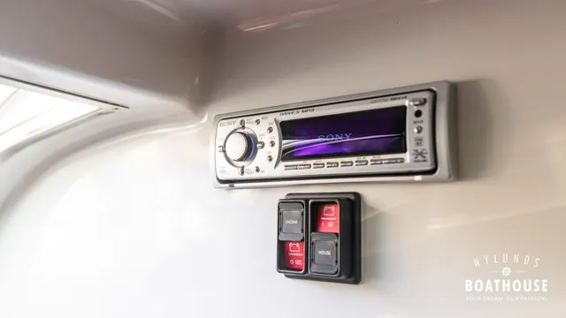 Hydrolift C-31 R Carbon — Interior