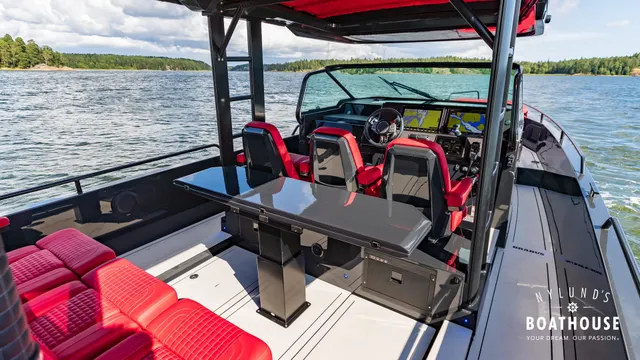 Axopar Brabus Shadow 800 Sun Top — Extérieur