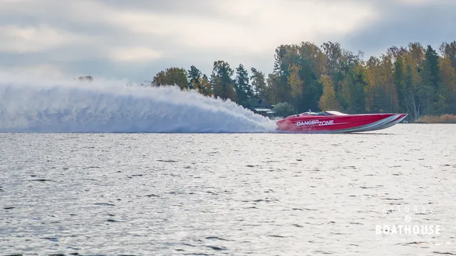 Nor-tech 4300 Supercat Roadster — Cruising