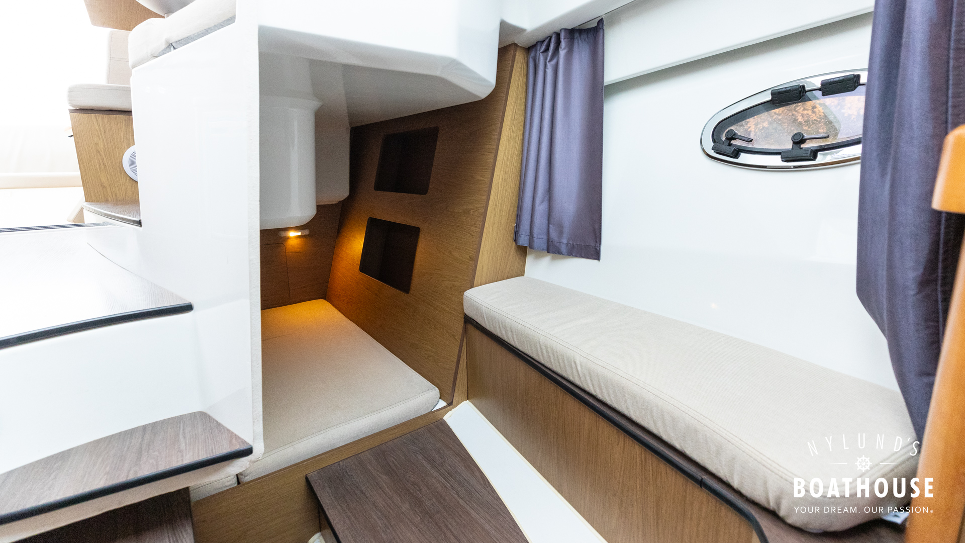 Beneteau Antares 8.80 OB - Image 30