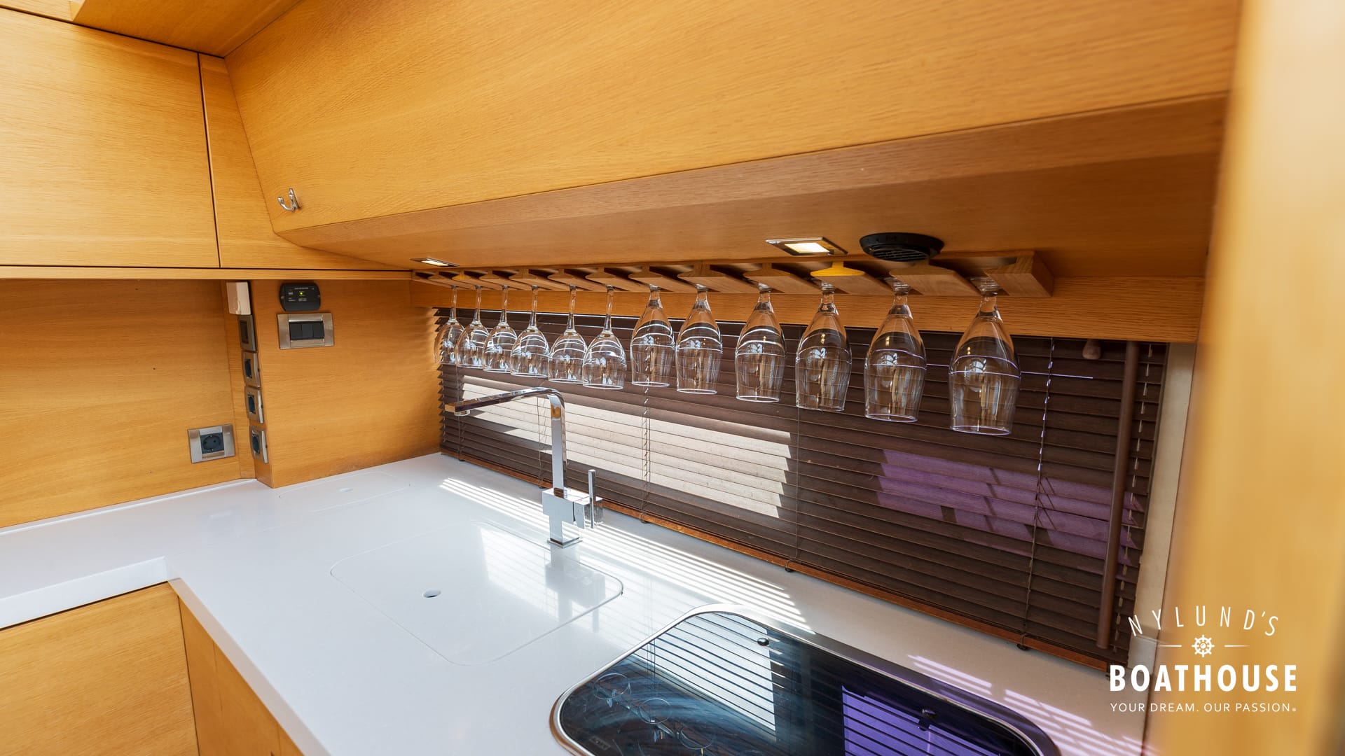 Galeon 430 HTC - Image 76