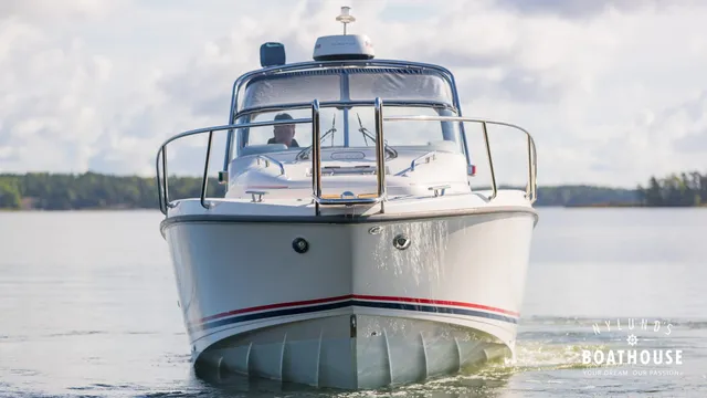 Nimbus 300R Nova — Cruising