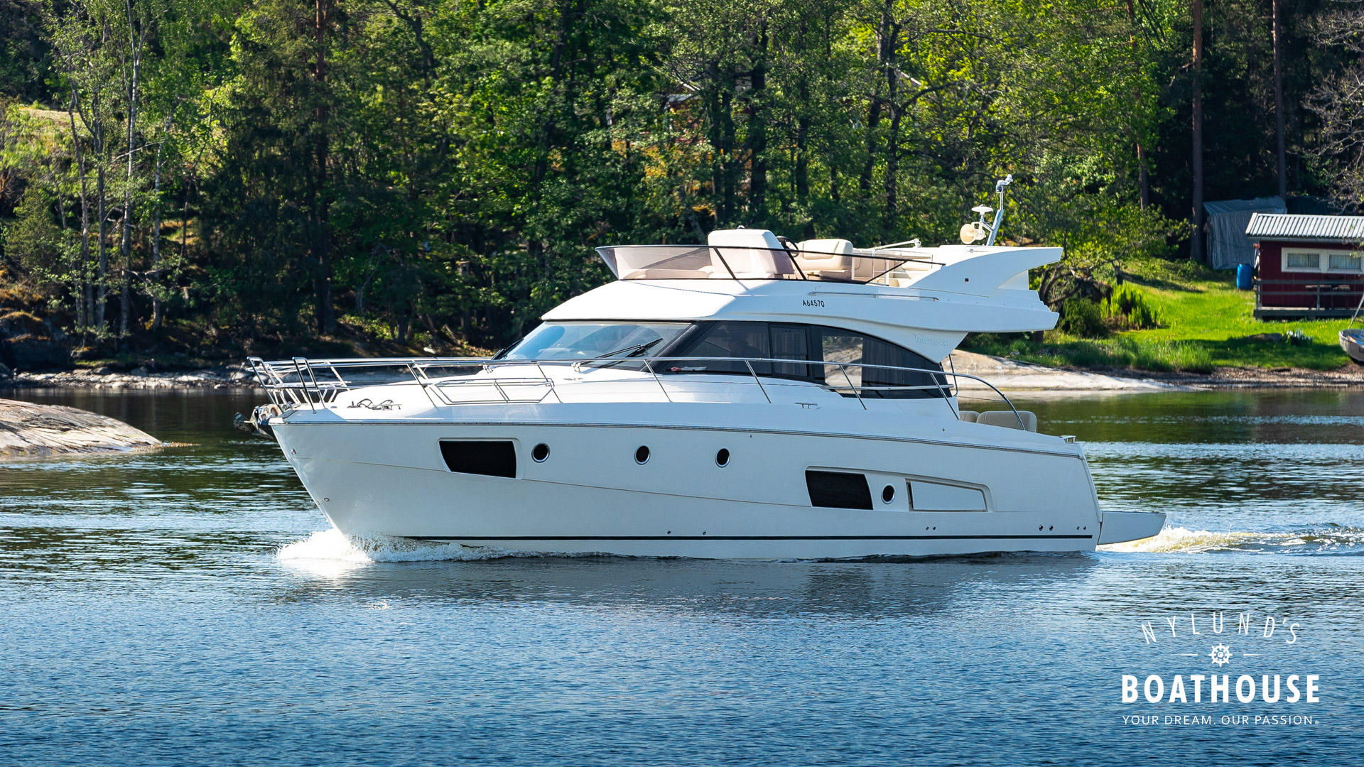 Bavaria Virtess 420 Fly - Image 1