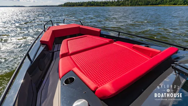Axopar Brabus Shadow 800 Sun Top — Extérieur