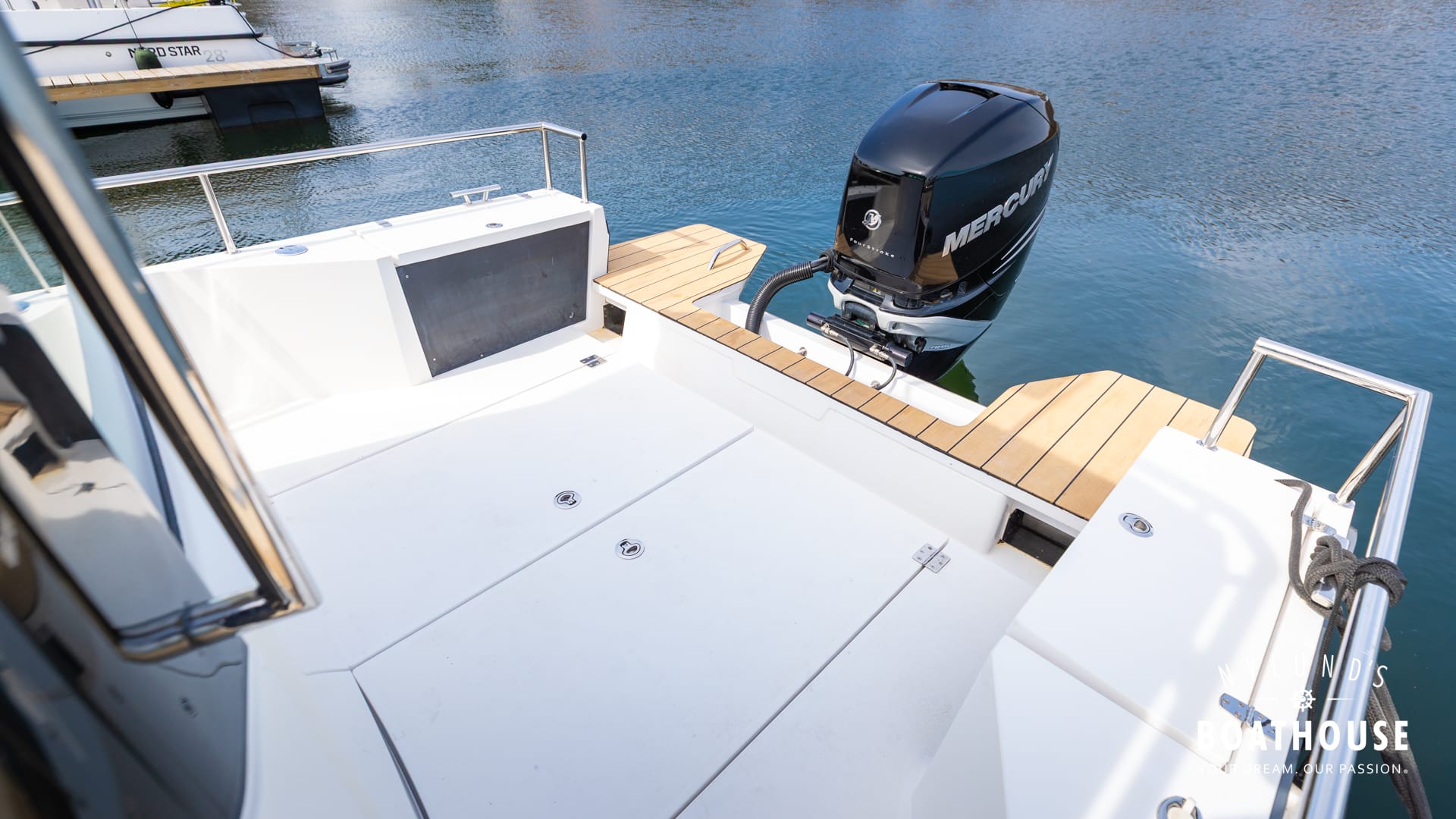 Axopar 28 Cabin - Image 8