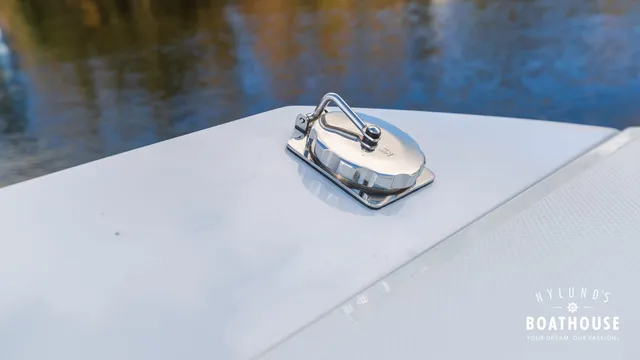 Hydrolift C-31 R Carbon — Exterior