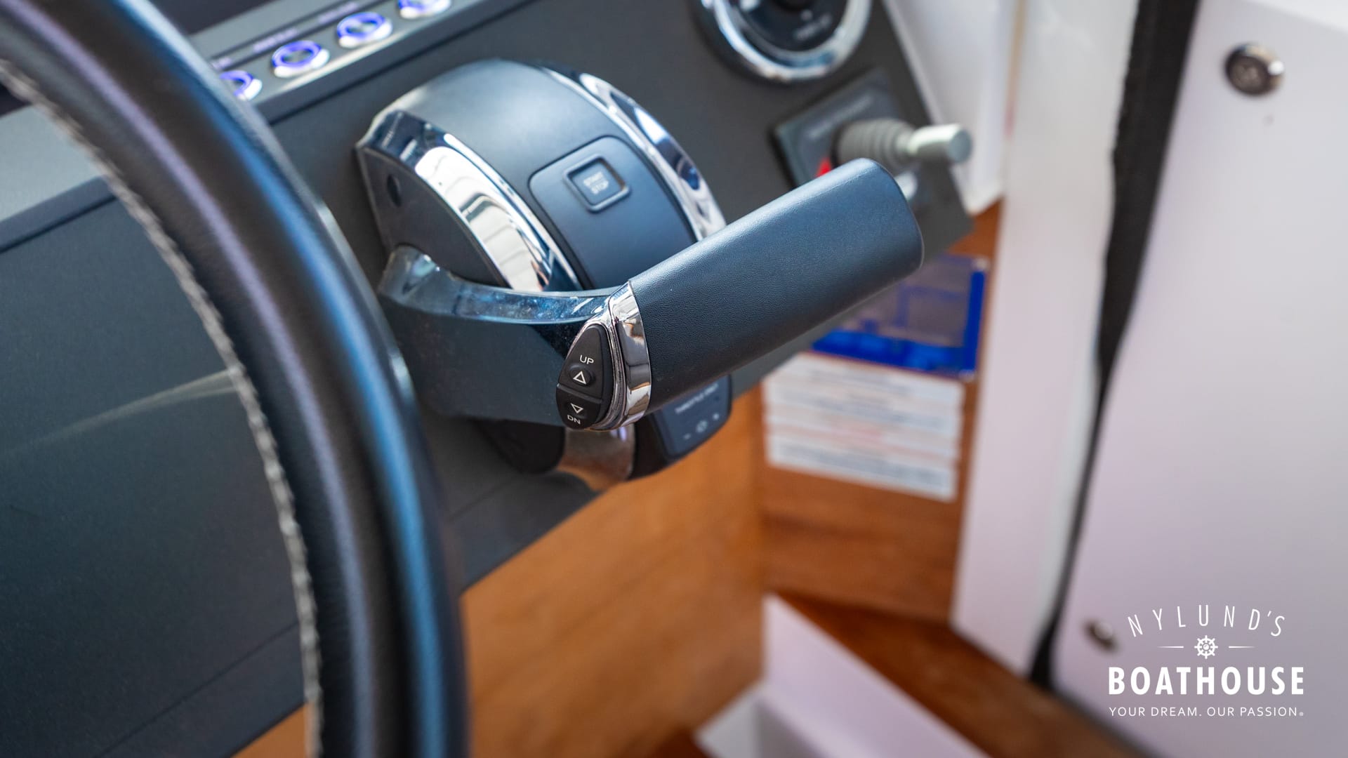 Axopar 28 Cabin - Image 16