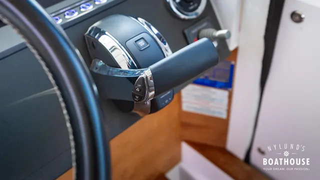 Axopar 28 Cabin