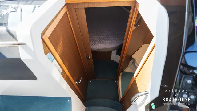 Jeanneau Merry Fisher 895 Cruiser — Interior