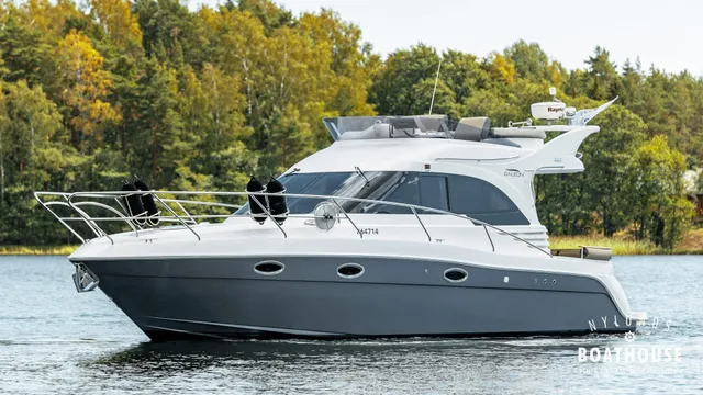 Galeon 330 Fly
