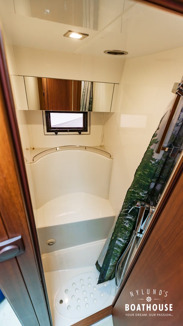 Galeon 340 Fly - Image 18