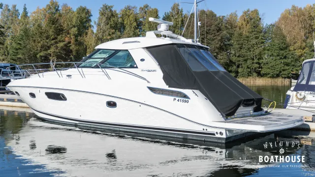 Sea Ray 450 Sundancer — Navegando